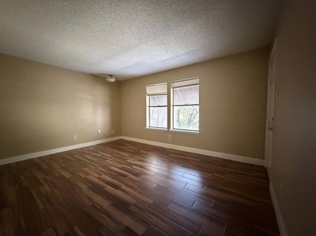 1901 Brun Street D, Houston, TX 77019