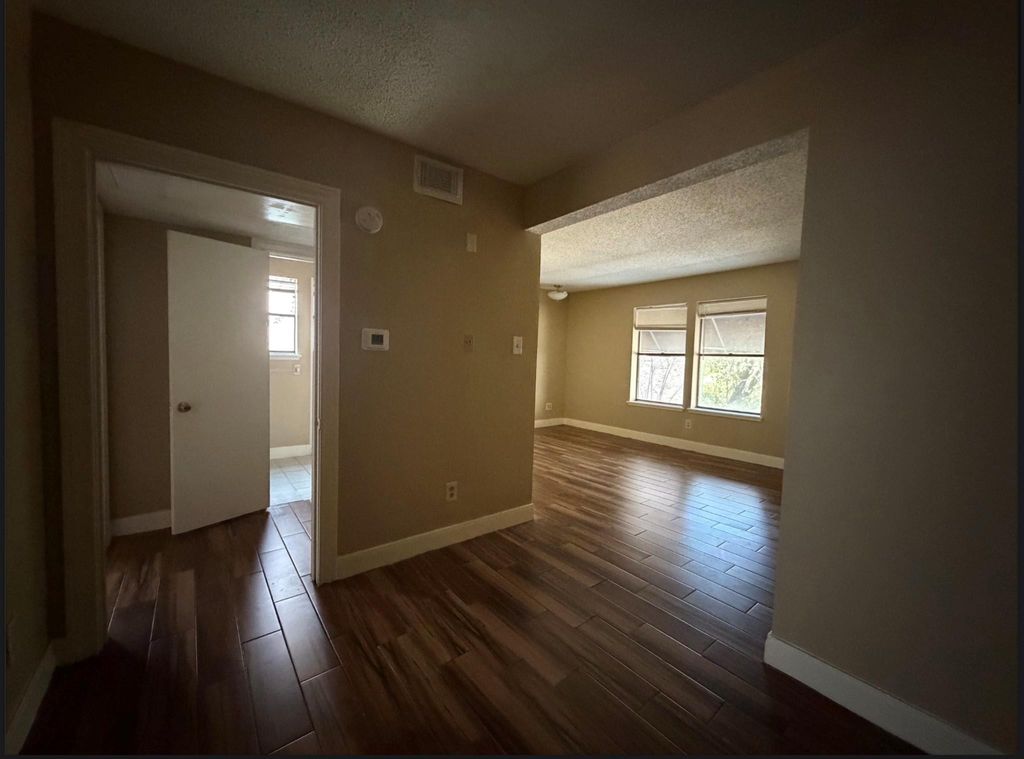 1901 Brun Street D, Houston, TX 77019