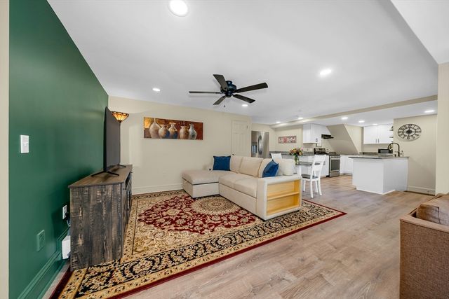 1401 Great Pond Rd 3, North Andover, MA 01845