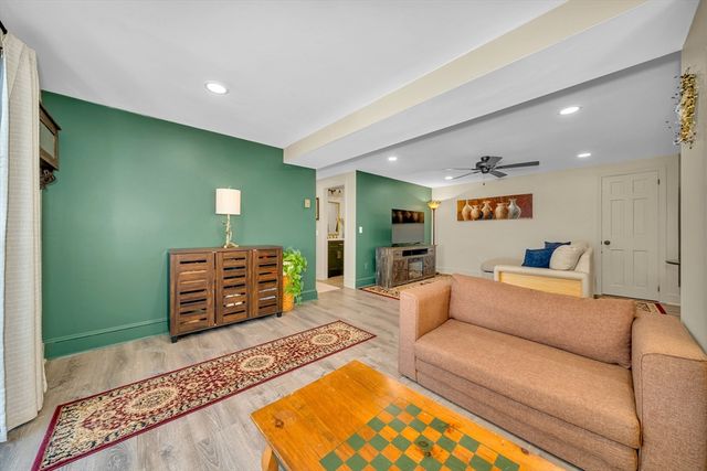 1401 Great Pond Rd 3, North Andover, MA 01845