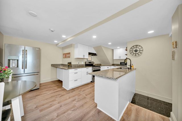 1401 Great Pond Rd 3, North Andover, MA 01845