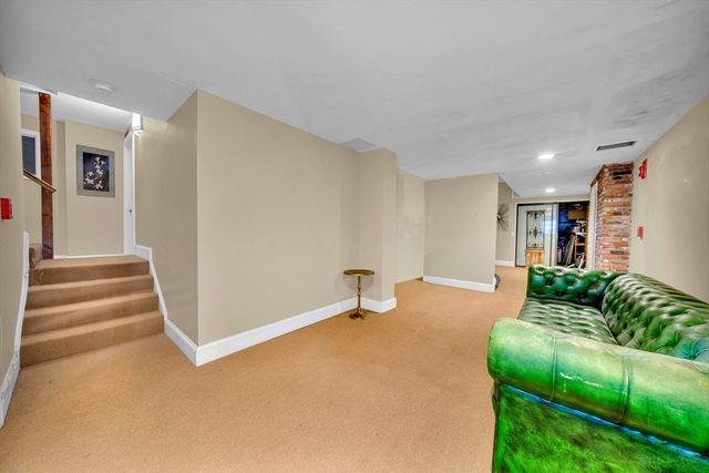 1401 Great Pond Rd 3, North Andover, MA 01845