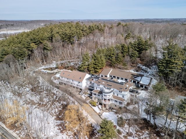 1401 Great Pond Rd 3, North Andover, MA 01845