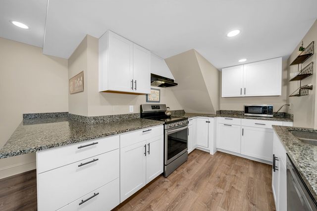 1401 Great Pond Rd 3, North Andover, MA 01845