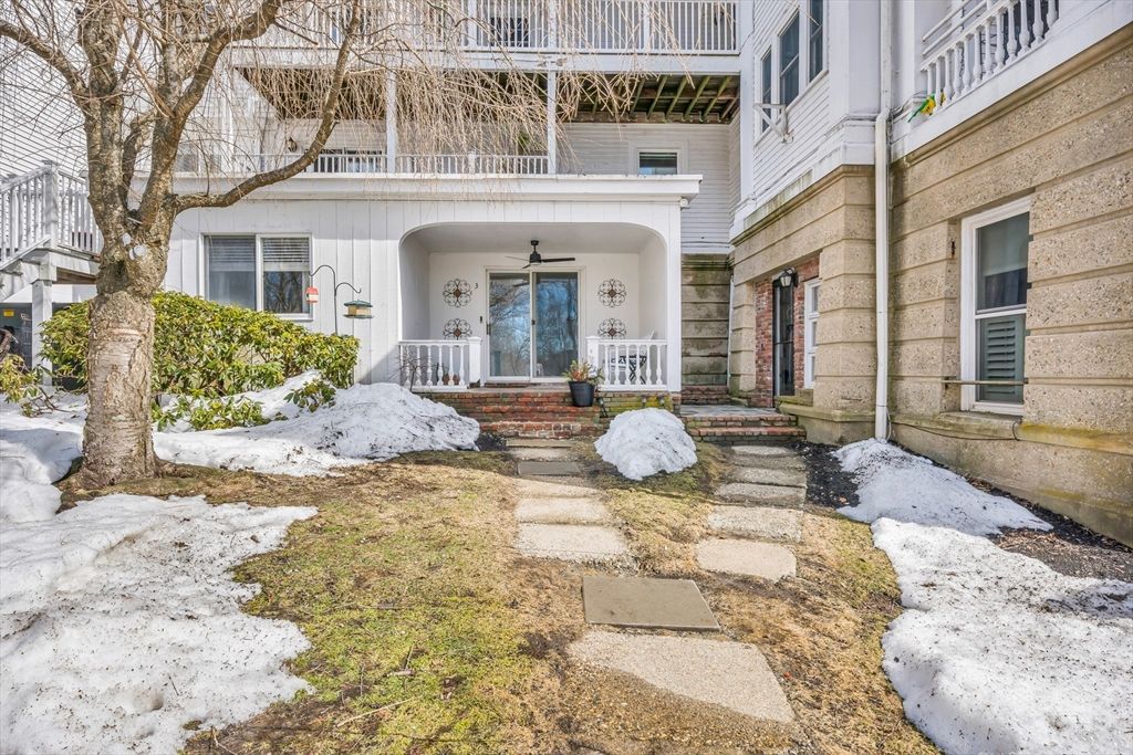 1401 Great Pond Rd 3, North Andover, MA 01845