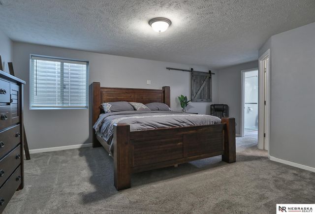 17116 Joanne Drive, Omaha, NE 68136