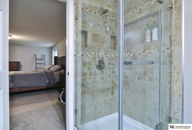 17116 Joanne Drive, Omaha, NE 68136