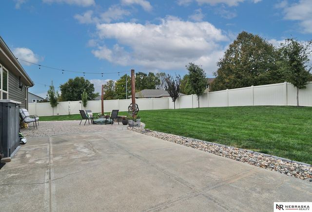 17116 Joanne Drive, Omaha, NE 68136