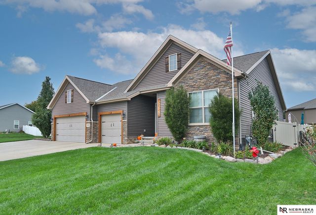 17116 Joanne Drive, Omaha, NE 68136