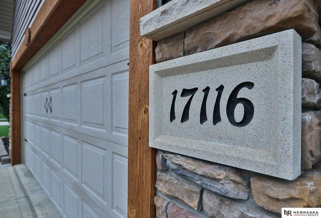 17116 Joanne Drive, Omaha, NE 68136