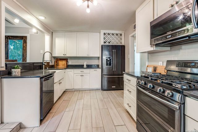 1237 Wiltshire Ave, Terrell Hills, TX 78209