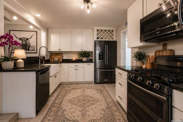 1237 Wiltshire Ave, Terrell Hills, TX 78209