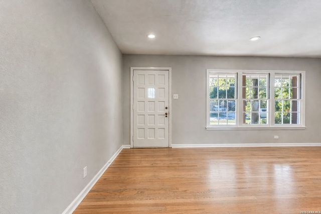 1237 Wiltshire Ave, Terrell Hills, TX 78209