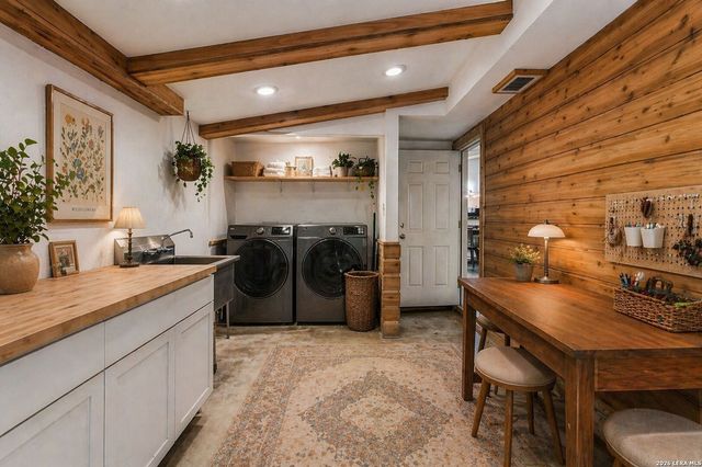 1237 Wiltshire Ave, Terrell Hills, TX 78209