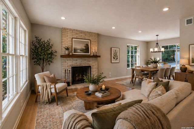 1237 Wiltshire Ave, Terrell Hills, TX 78209