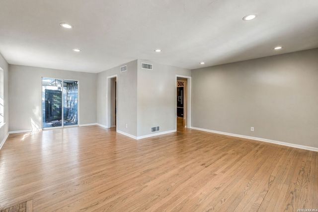 1237 Wiltshire Ave, Terrell Hills, TX 78209