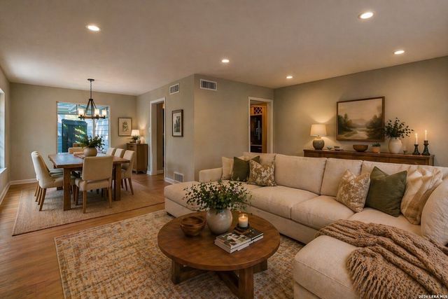 1237 Wiltshire Ave, Terrell Hills, TX 78209