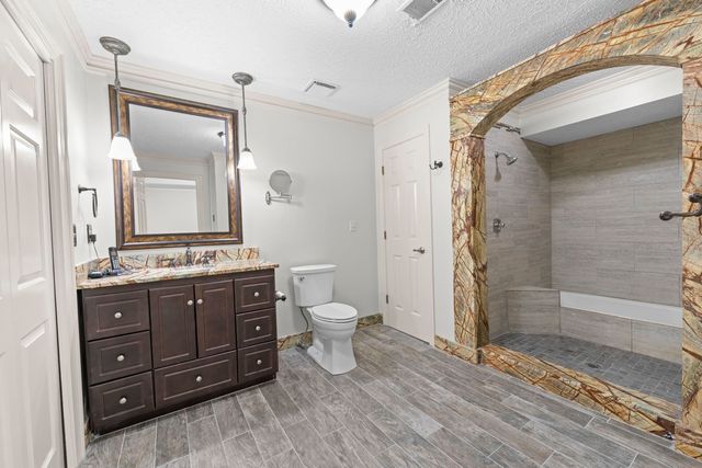 8449 LANSINGWOOD CV, Germantown, TN 38139