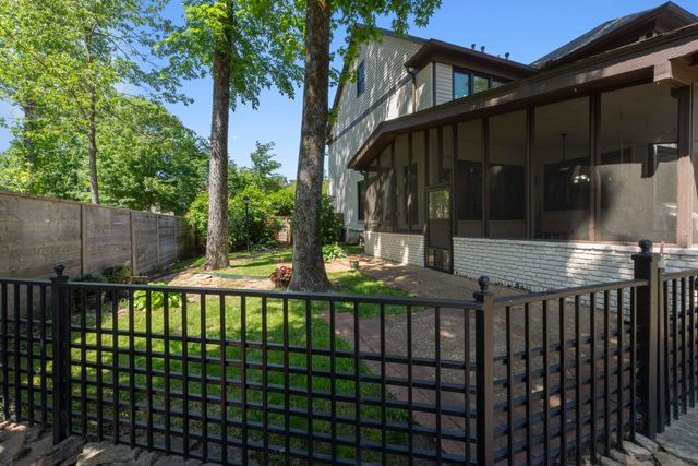 8449 LANSINGWOOD CV, Germantown, TN 38139