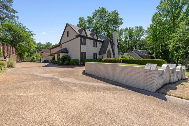 8449 LANSINGWOOD CV, Germantown, TN 38139