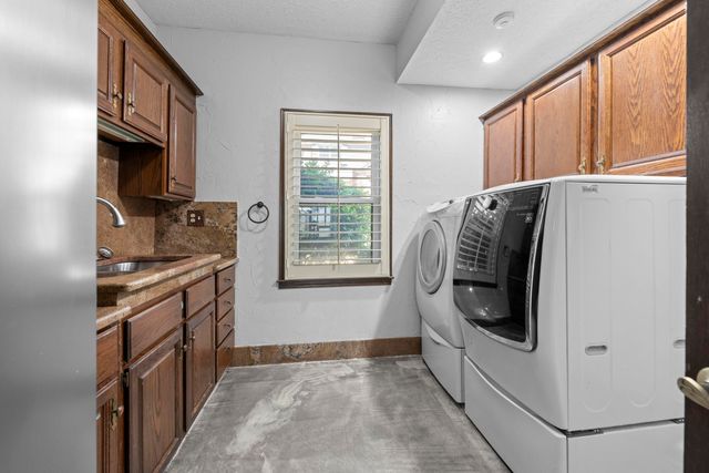 8449 LANSINGWOOD CV, Germantown, TN 38139