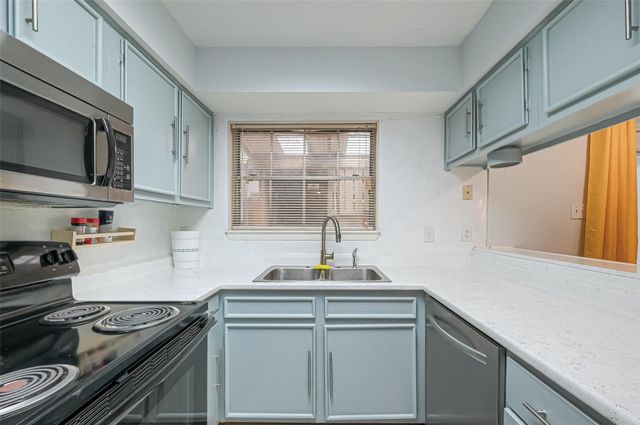 10188 Beekman Place Drive, Houston, TX 77043