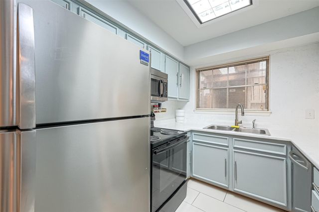 10188 Beekman Place Drive, Houston, TX 77043