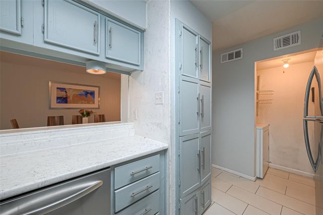 10188 Beekman Place Drive, Houston, TX 77043