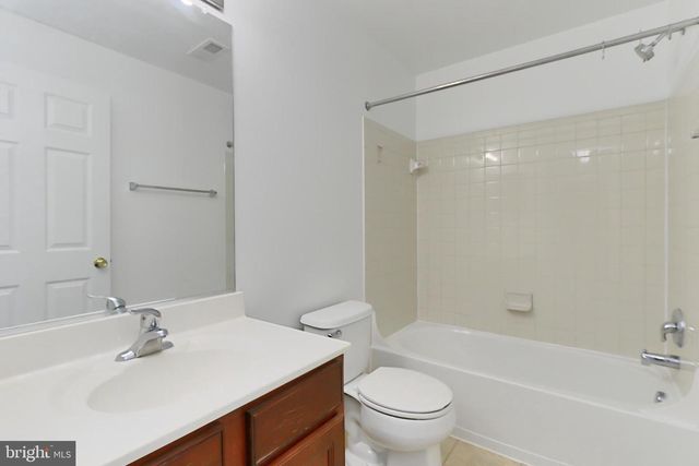5319 DAYBREAK LANE, Woodbridge, VA 22193
