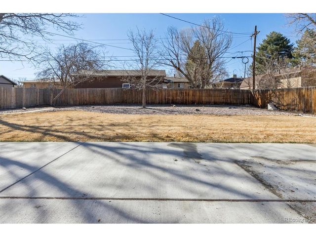 575 Estes St, Lakewood, CO 80226