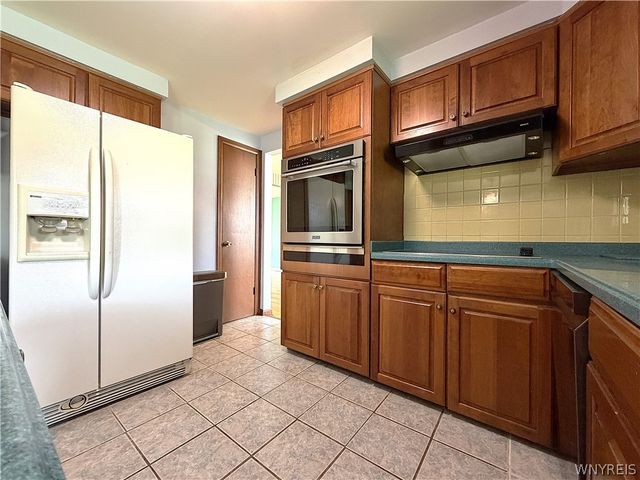 25 Foxpoint West, Amherst, NY 14221