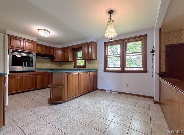 25 Foxpoint West, Amherst, NY 14221