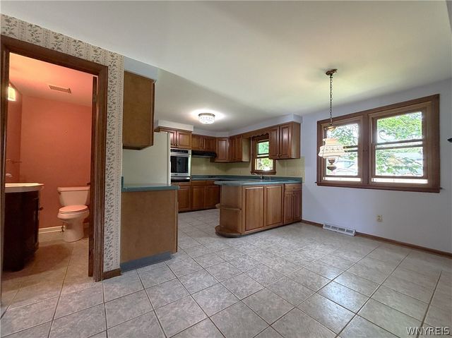 25 Foxpoint West, Amherst, NY 14221