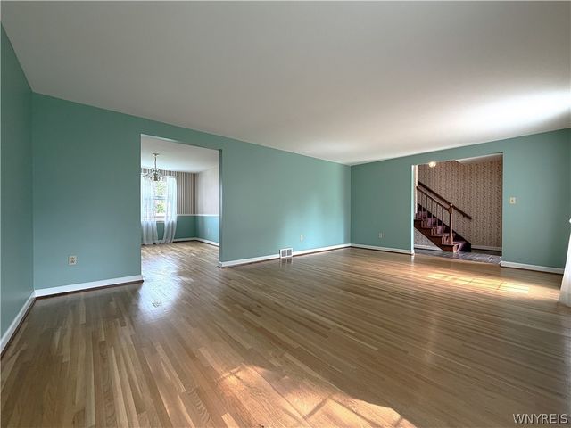 25 Foxpoint West, Amherst, NY 14221
