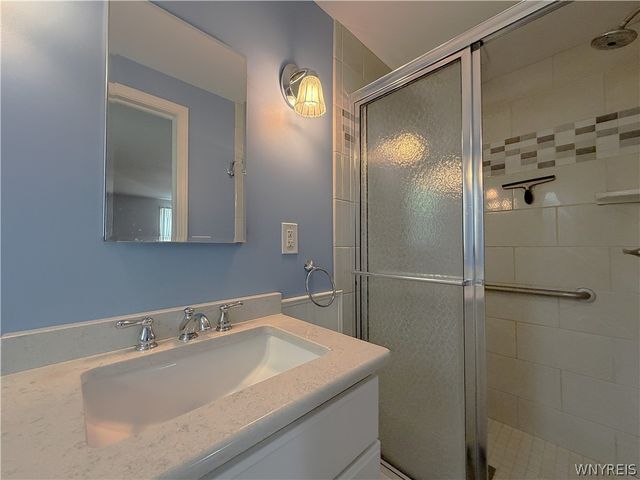 25 Foxpoint West, Amherst, NY 14221