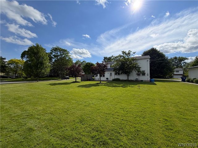 25 Foxpoint West, Amherst, NY 14221