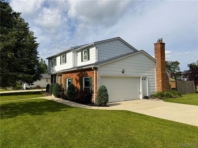 25 Foxpoint West, Amherst, NY 14221