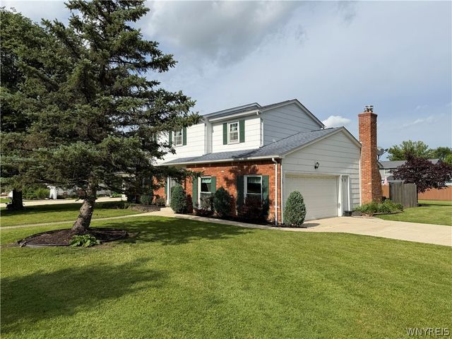 25 Foxpoint West, Amherst, NY 14221