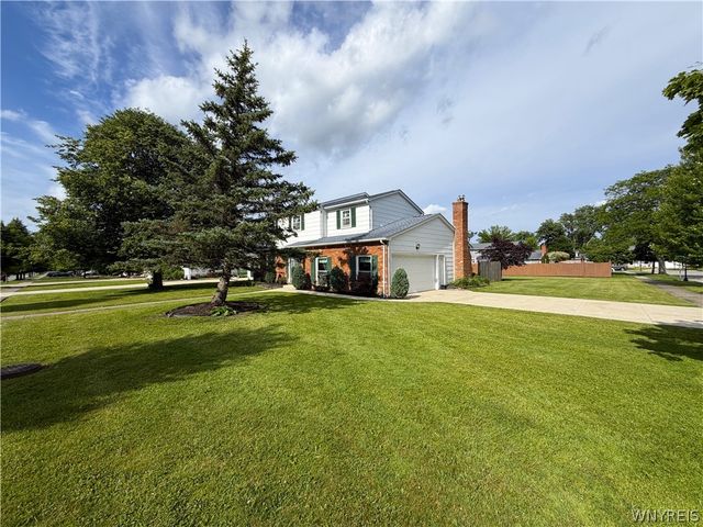 25 Foxpoint West, Amherst, NY 14221