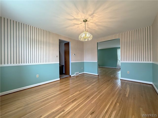 25 Foxpoint West, Amherst, NY 14221