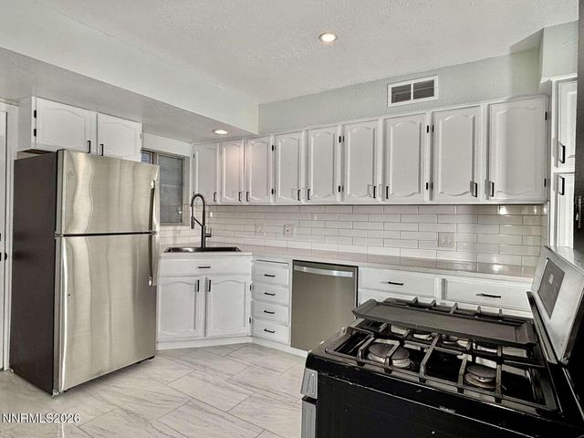 2740 11th Street, Sparks, NV 89431