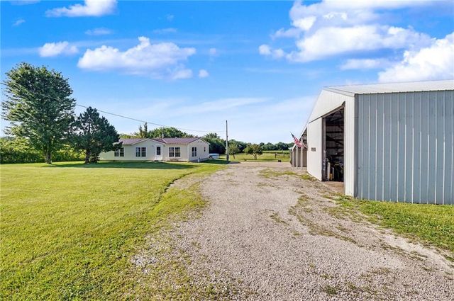 3762 Thomas Rd Thomas Road, Wellsville, KS 66092