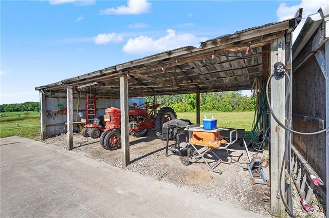 3762 Thomas Rd Thomas Road, Wellsville, KS 66092