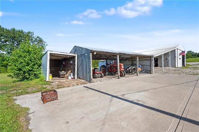 3762 Thomas Rd Thomas Road, Wellsville, KS 66092