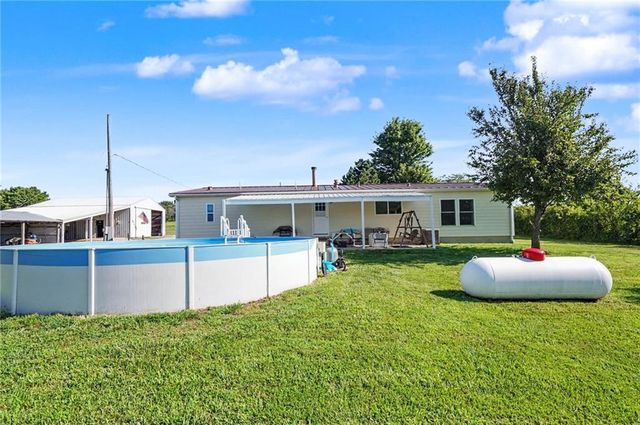3762 Thomas Rd Thomas Road, Wellsville, KS 66092