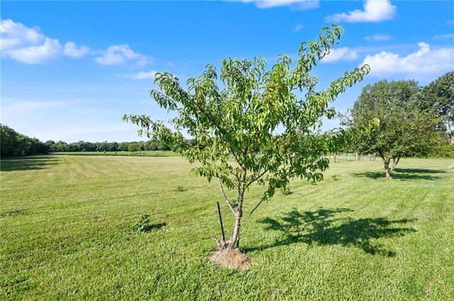 3762 Thomas Rd Thomas Road, Wellsville, KS 66092