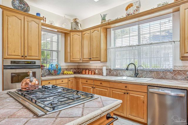 10180 Bittern Dr, Pensacola, FL 32507