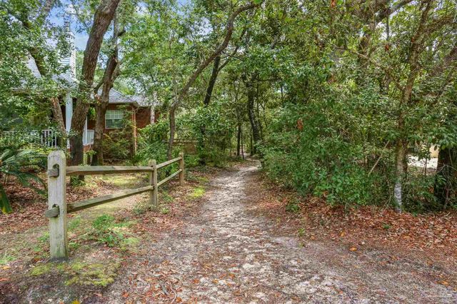 10180 Bittern Dr, Pensacola, FL 32507