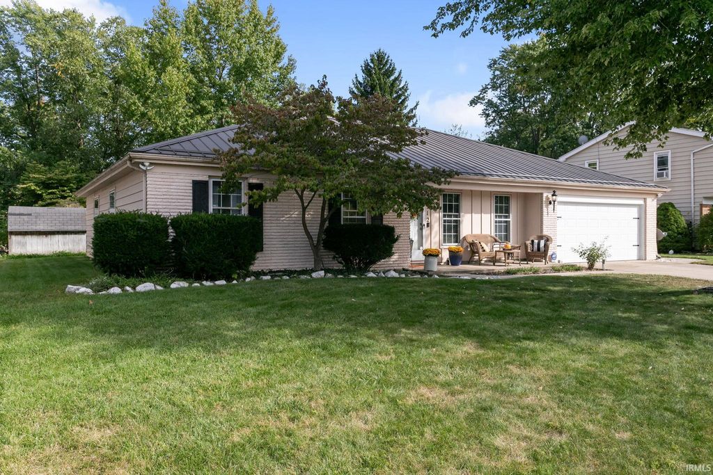 5912 York Road, South Bend, IN 46614