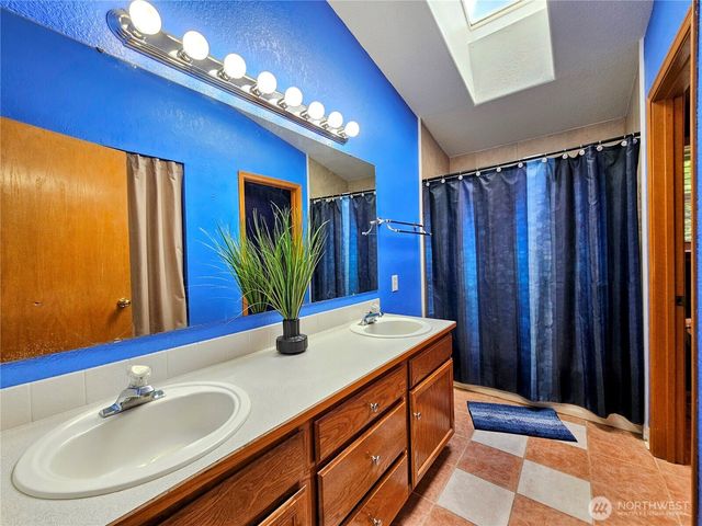 20414 2nd Avenue E, Spanaway, WA 98387
